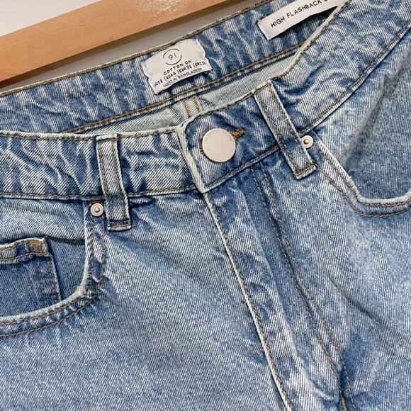 High Waisted Denim Shorts 💙 - Picture 9 of 12